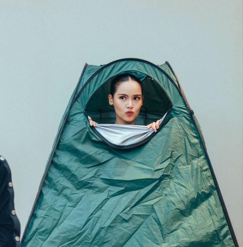 ทำถึงเกิ๊น! ซุปตาร์สาวแหวกแนวแต่งเป็นปลาทะเลน้ำลึก ทายซิใคร?!