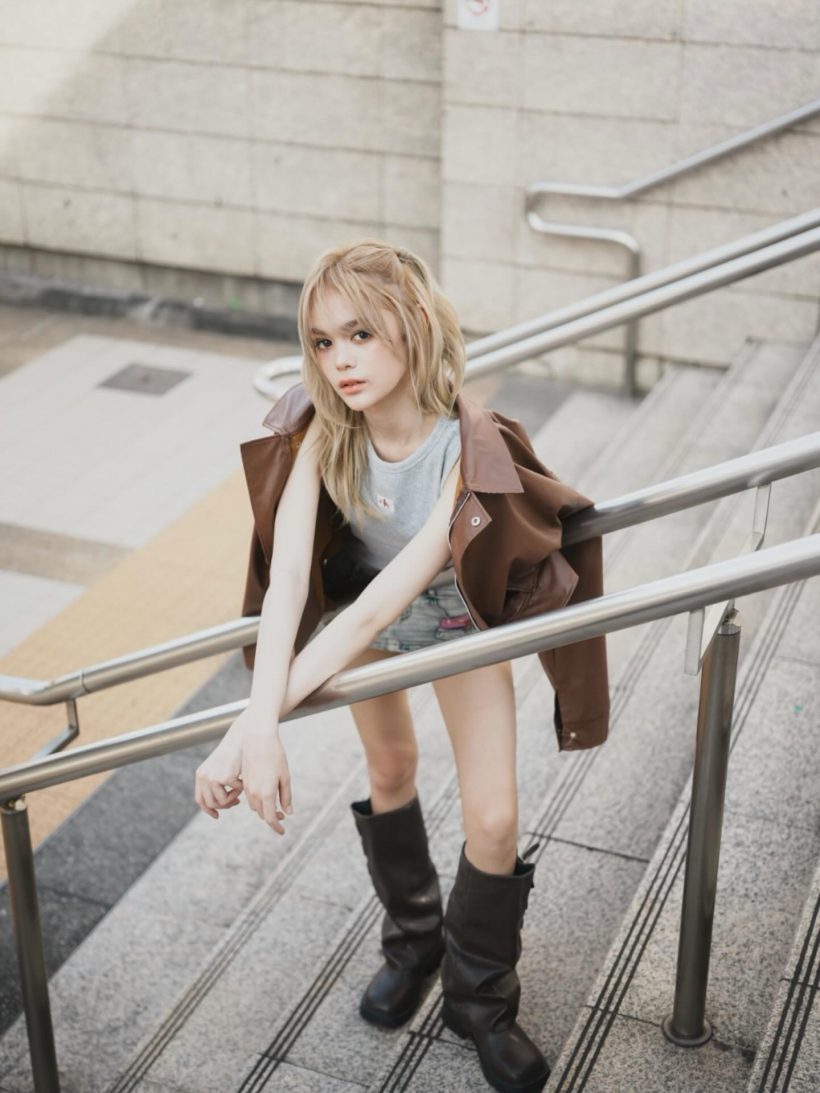 ยอมแล้วลูกสาว! น้องลียา กับลุคสาวบลอนด์ ท่าโพสต์ดาเมจแรงมาก