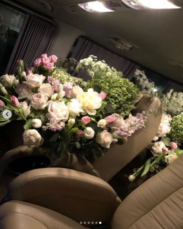 เฉลยแล้ว! เจ้าของดอกไม้เต็มคันรถตู้ เซอร์ไพรส์วันเกิด “หนิง ปณิตา”  ในวัย 39 ปี (คลิป)
