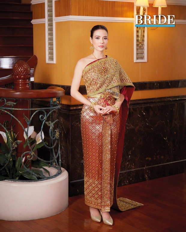 งามเเต้งามว่า! ซูซี่ ลูกครึ่งไทย-อังกฤษ สวมชุดไทย-สวยปังตระการตา