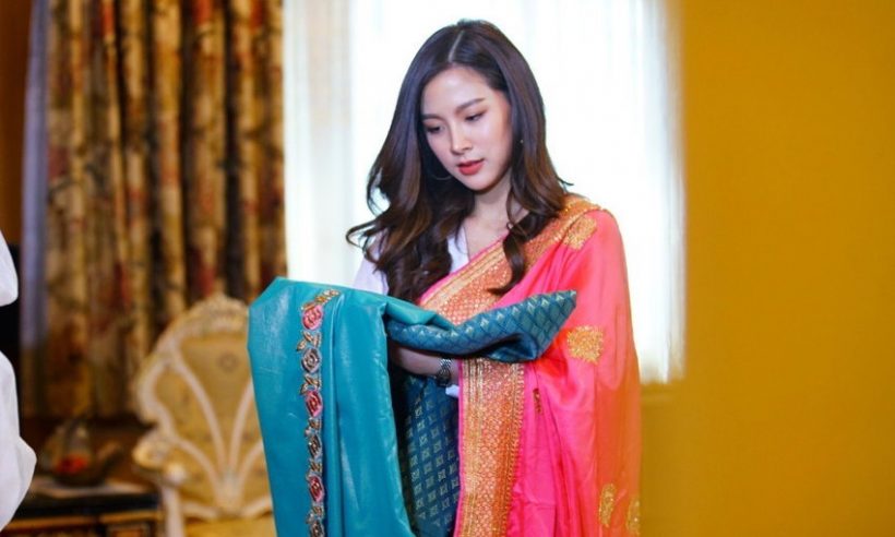 สวยจึ้ง! รวมลุค ใบเฟิร์น พิมพ์ชนก ในชุดสาหรี คนสวยใส่อะไรก็สวย