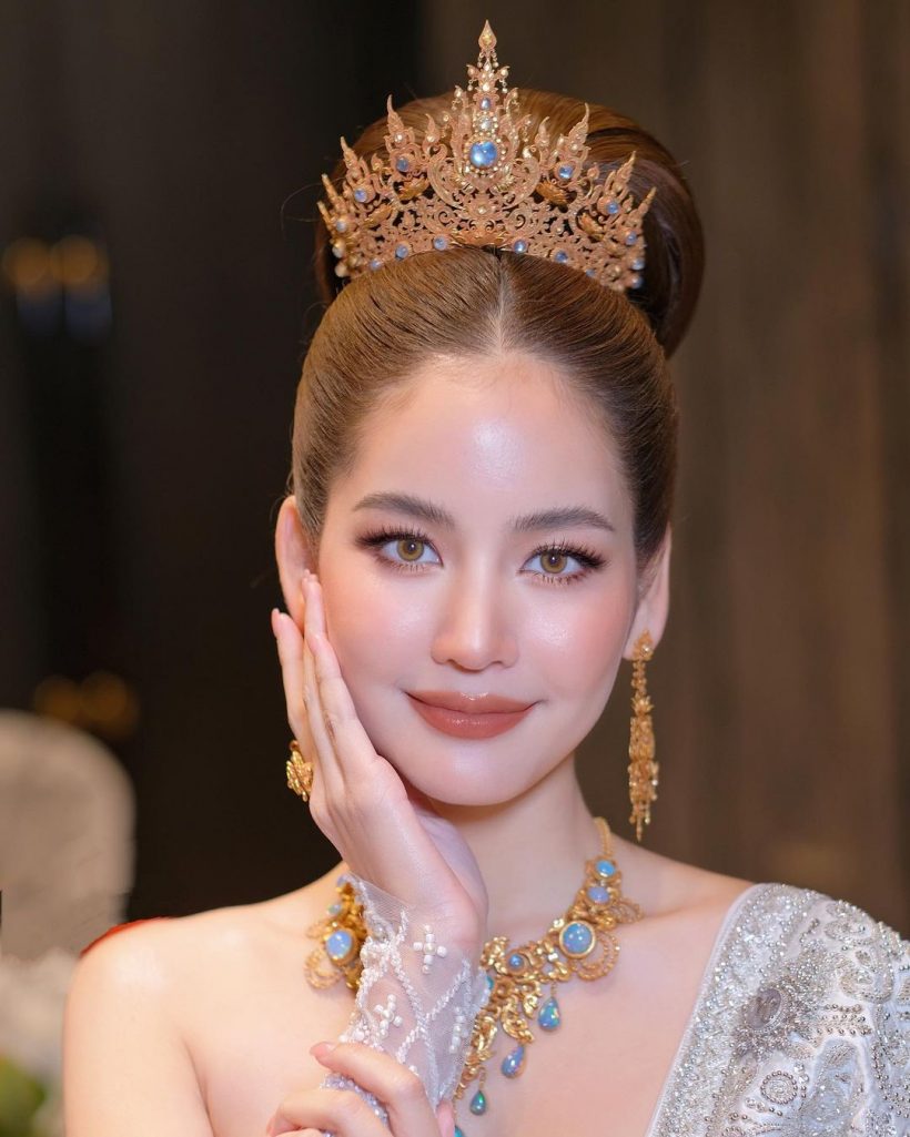 ซูมดีเทลชุดนางนพมาศ โบว์ เมลดา สวยหรูหรามูลค่า20ล้าน