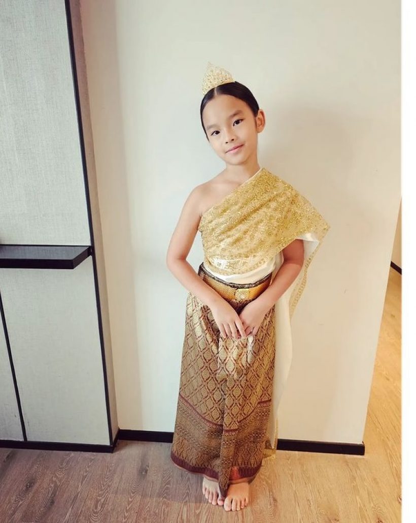 น้องปีใหม่ลูกเเม่เเอฟ แปลงโฉมสวมชุดไทยรับสงกรานต์