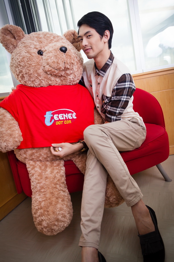 ท่าแอคเริดๆของ ดีเจมะตูม และ พี่หมี TEENEE.COM