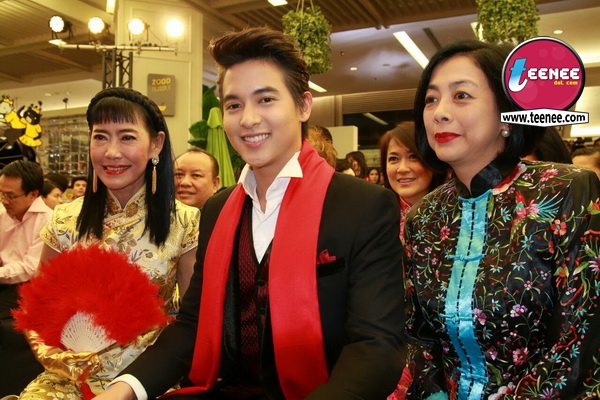 เจมส์ จิรายุ ในลุคเจ้าพ่อเซี้ยงไฮ้รับตรุษจีน หล๊อหล่อ